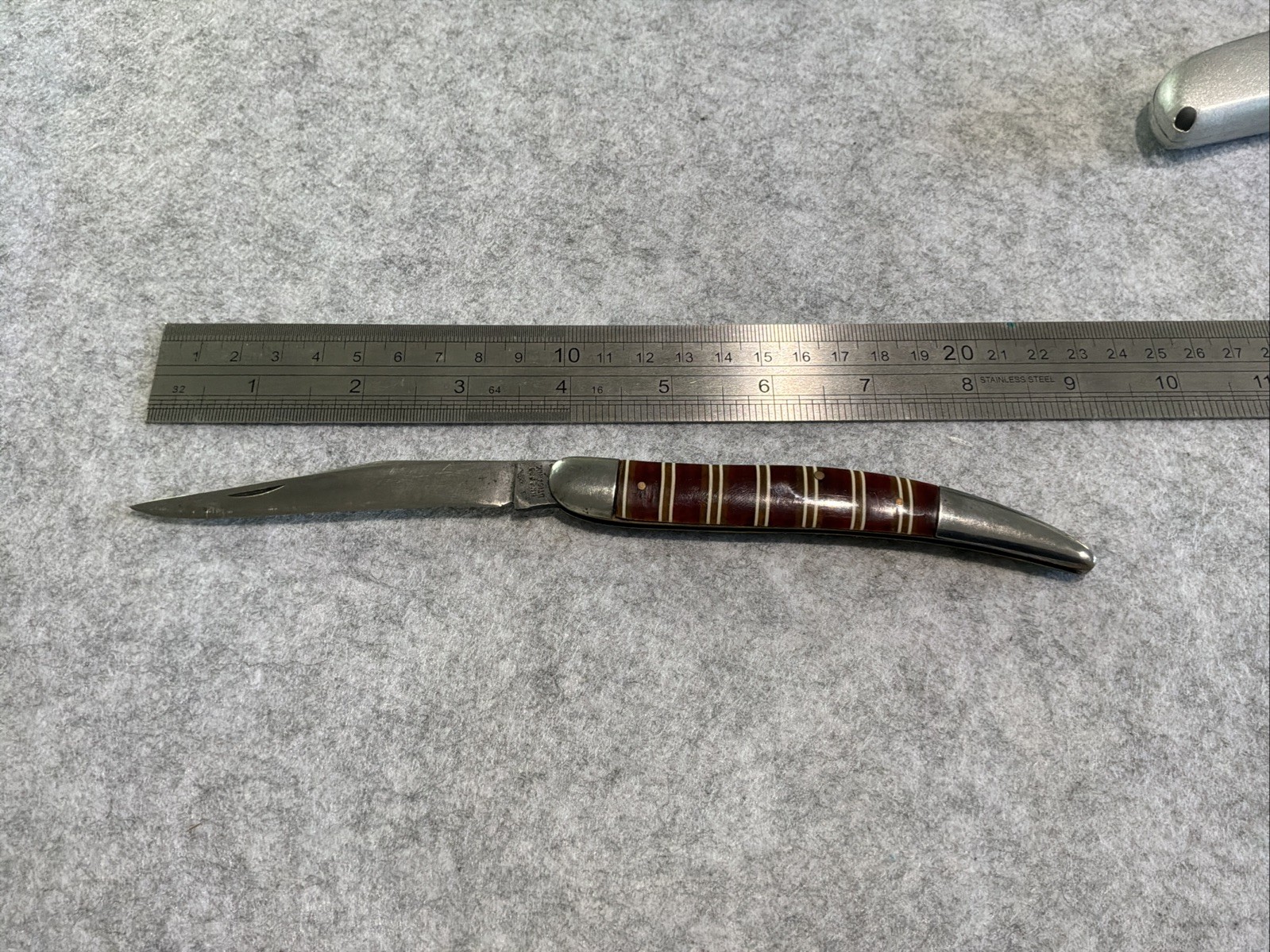 Vintage UK&R Utica Knife & Razor Utica NY Toothpick Candy Stripe Pocket Knife