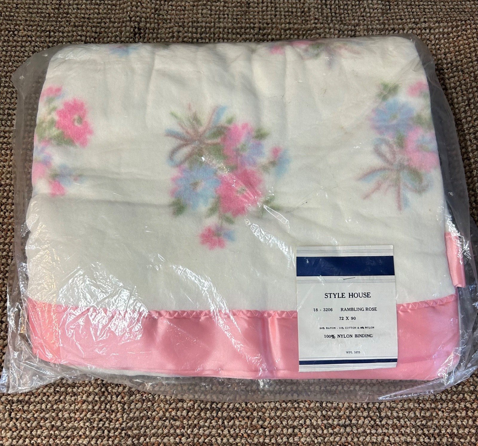 New 1950s Vtg Style House Rambling Rose Blanket 72x90 Floral Pink Satin Trim NIP