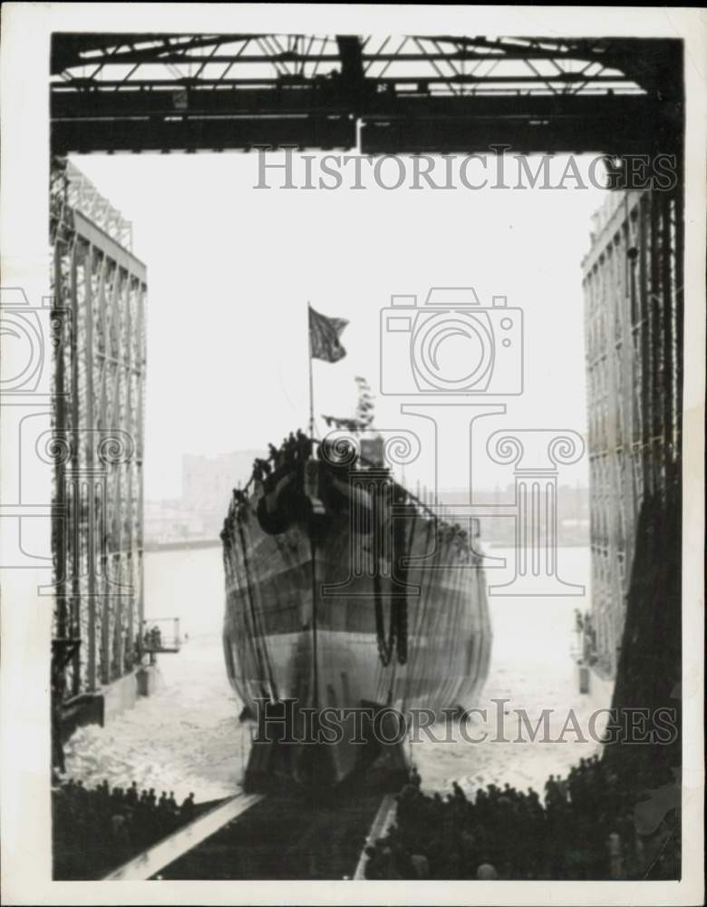 1941 Press Photo USS Cleveland launched at New York Shipbuilding Corp., N.J.