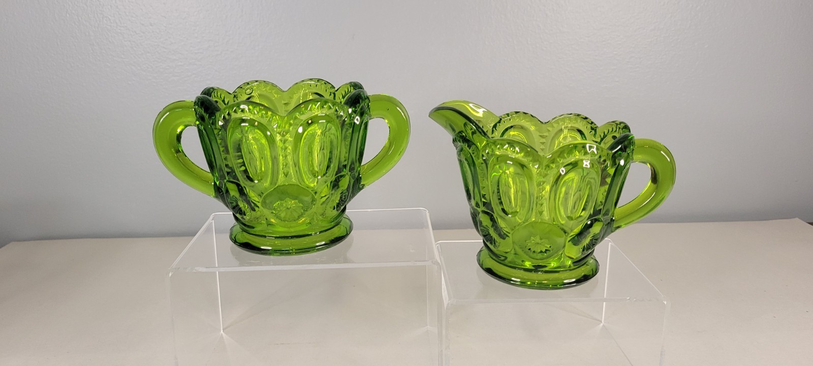 Vintage L.E. Smith green glass creamer/sugar set feature Moon and Stars pattern