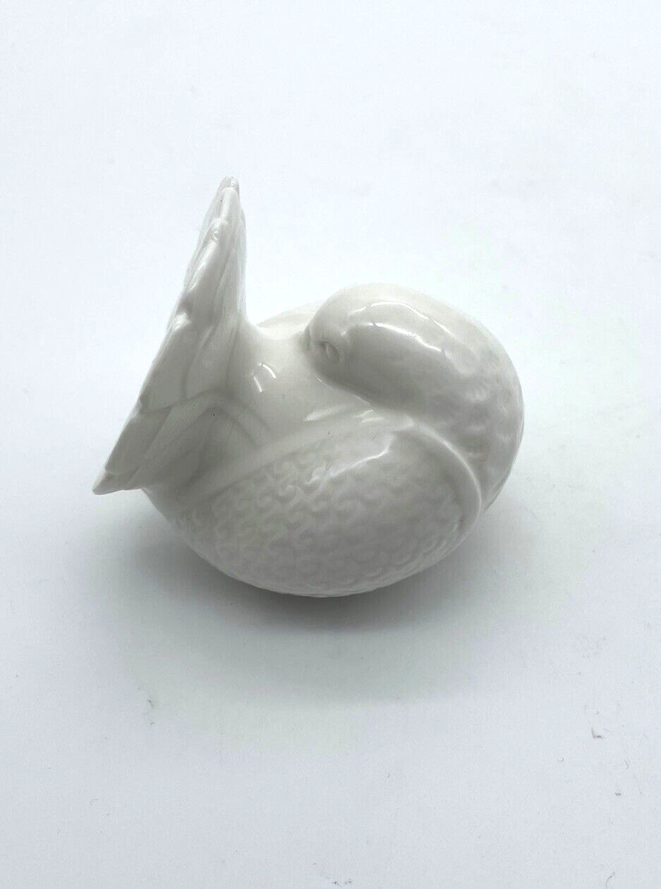 Vintage MINTON ROYAL DOULTON Porcelain White Dove England 1987