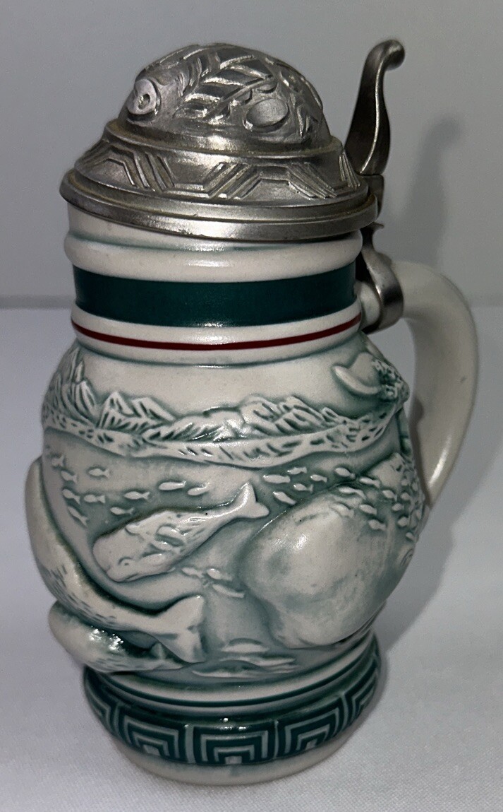 1992 Avon Endangered Species: Sperm Whale Stein with Metal Lid 5.5\ 1992 Avon Endangered Species: Sperm Whale Stein with Metal Lid 5.5\