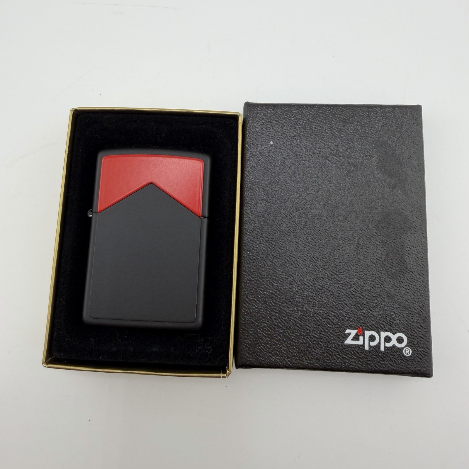 Rare Vintage Marlboro Red Roof Black Matte Zippo Lighter New in Box UNFIRED NOS