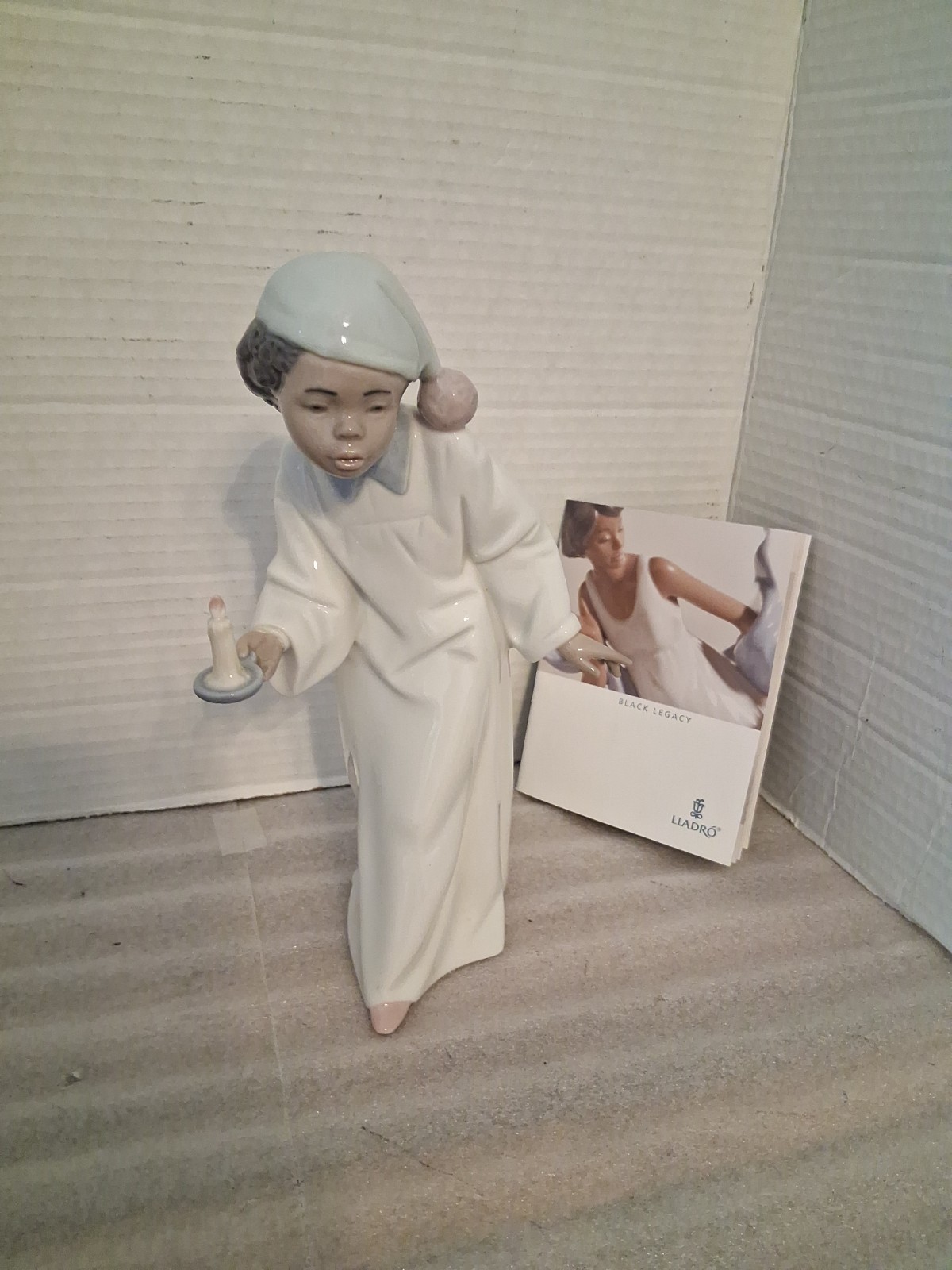 Lladro #6462 Black Legacy Who\'s There W/box. Approx 9 Inches Tall Lladro #6462 Black Legacy Who\'s There W/box. Approx 9 Inches Tall
