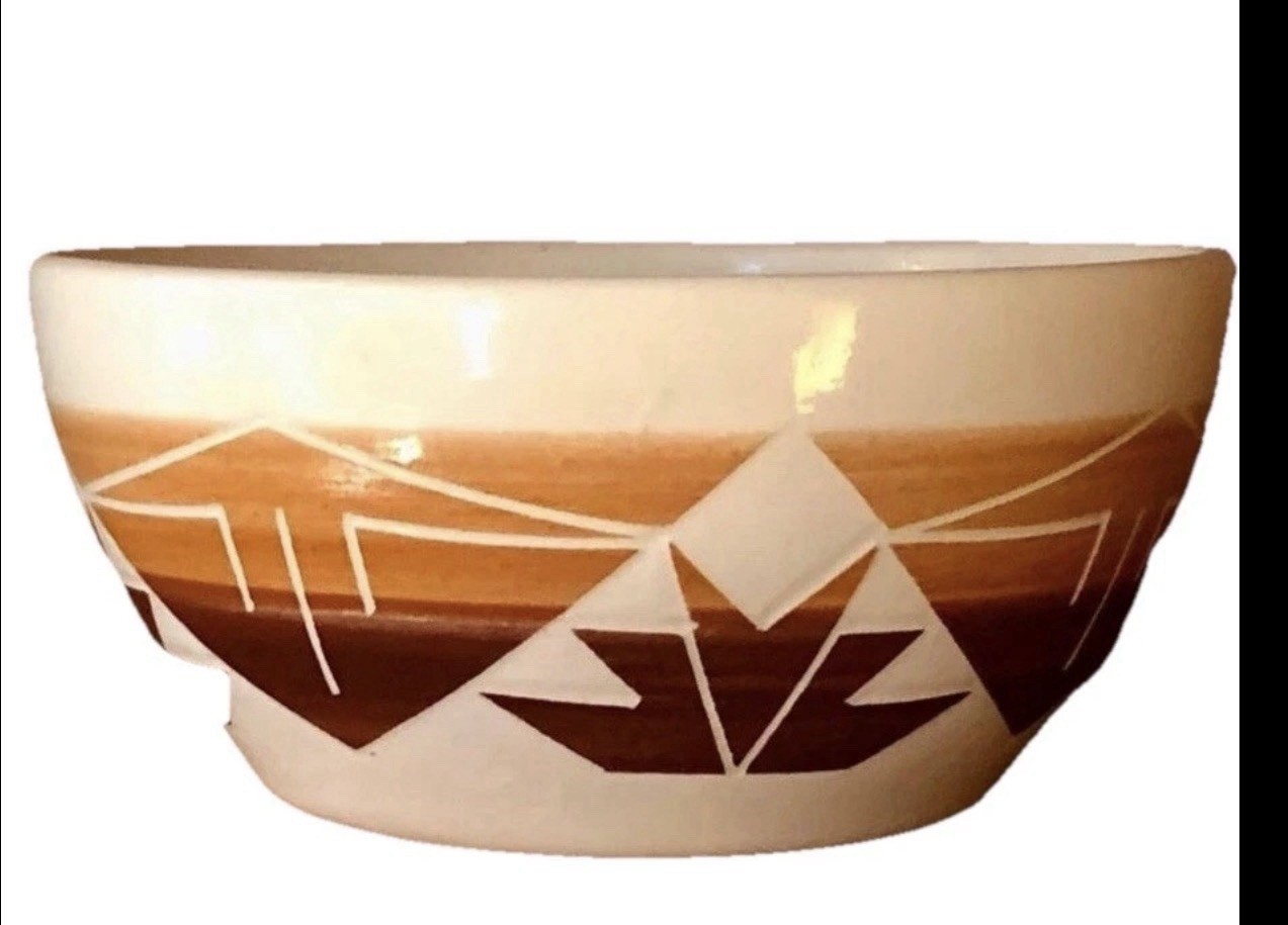 Sioux Native American Signed Studio Pottery vintage Art Bowl Kate DisMounts