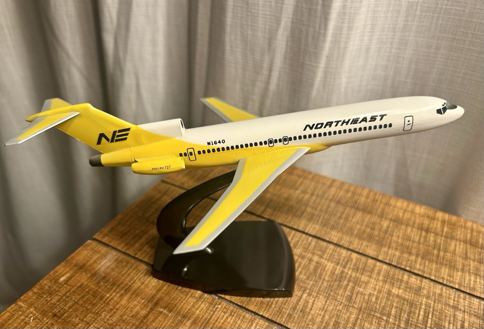Northeast Airlines 727  - Air Jet Advance Model