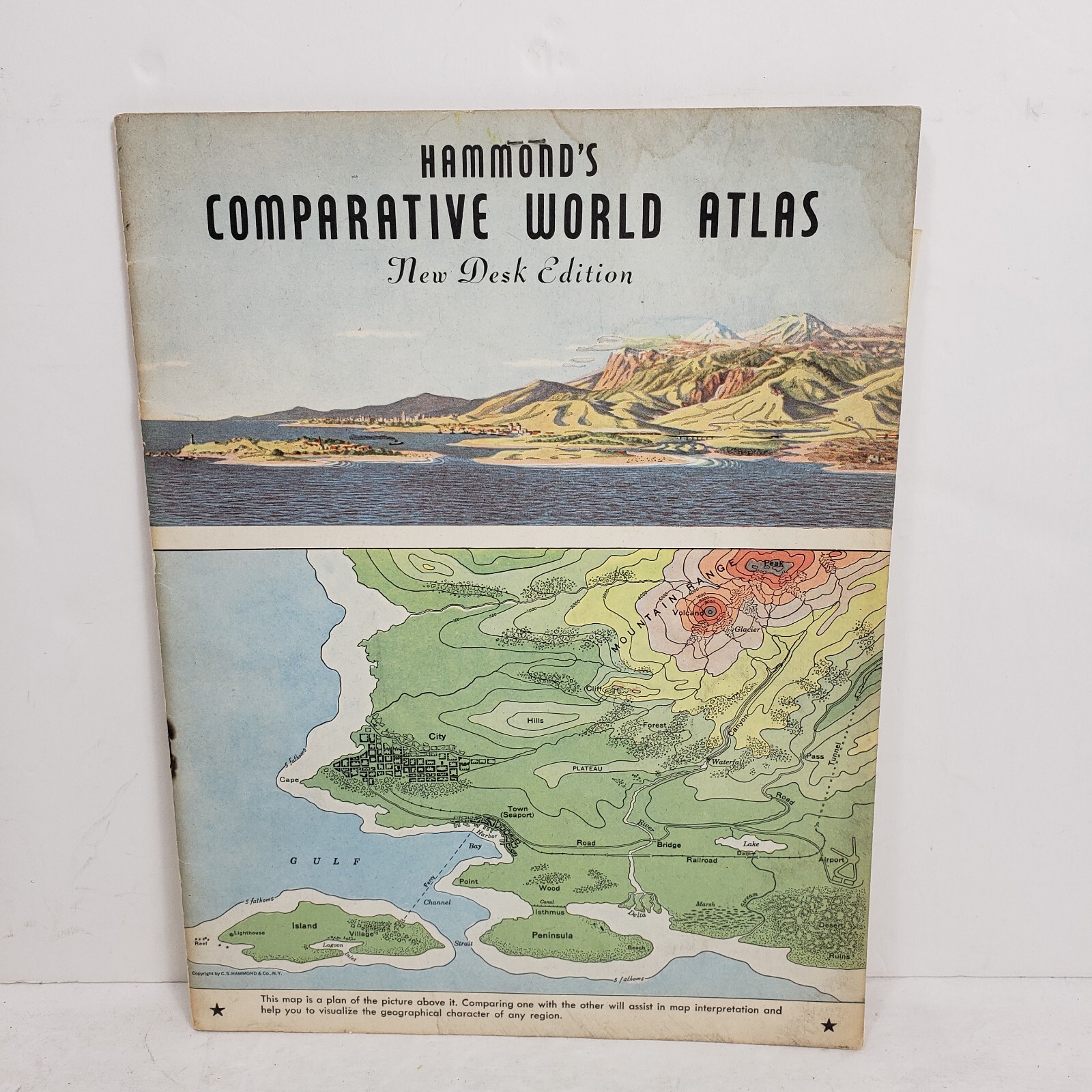 Hammond\'s Comparative World Atlas New Desk Edition