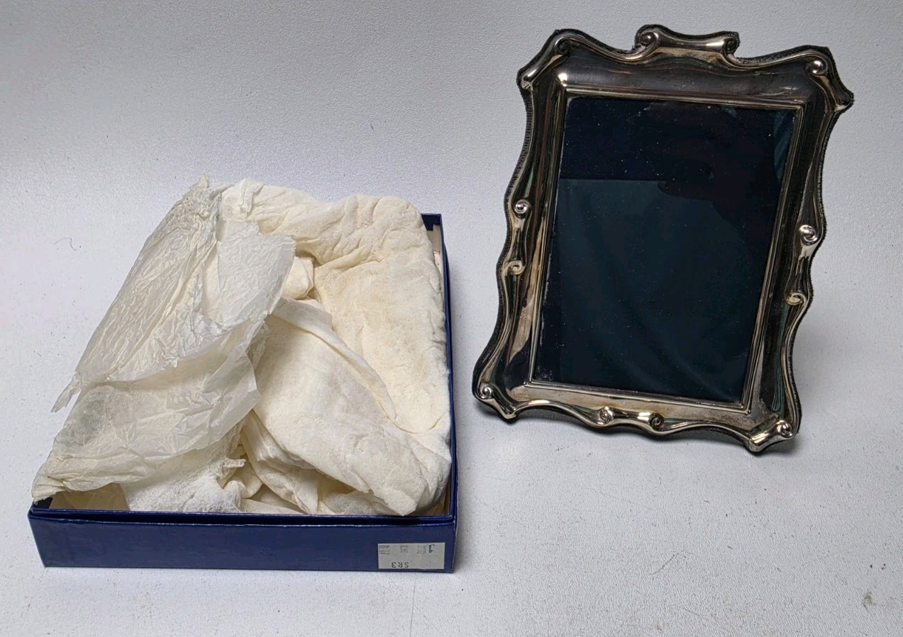 Vintage Elegant Scroll Sheffield England Sterling Silver Frame For 4x6 Photo