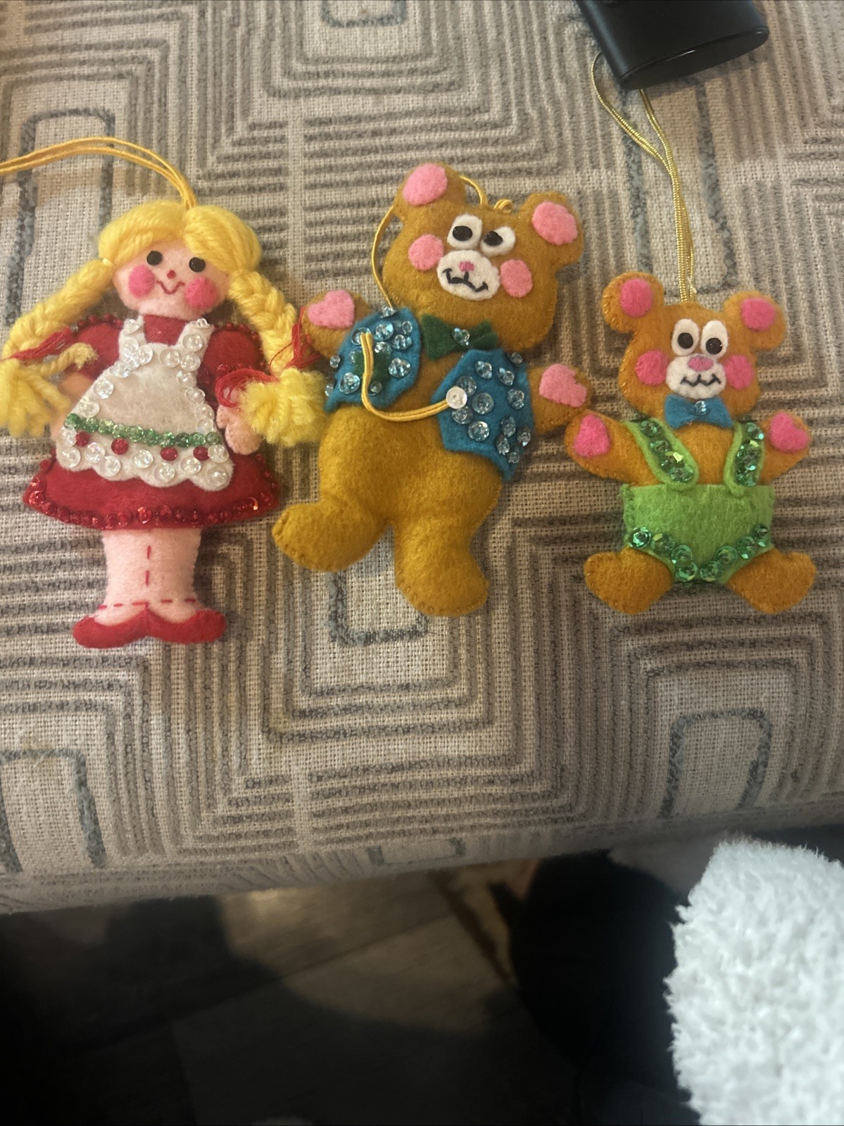 3 VTG Bucilla Felt? Christmas Ornaments Goldilocks & 2 bears sequin,
