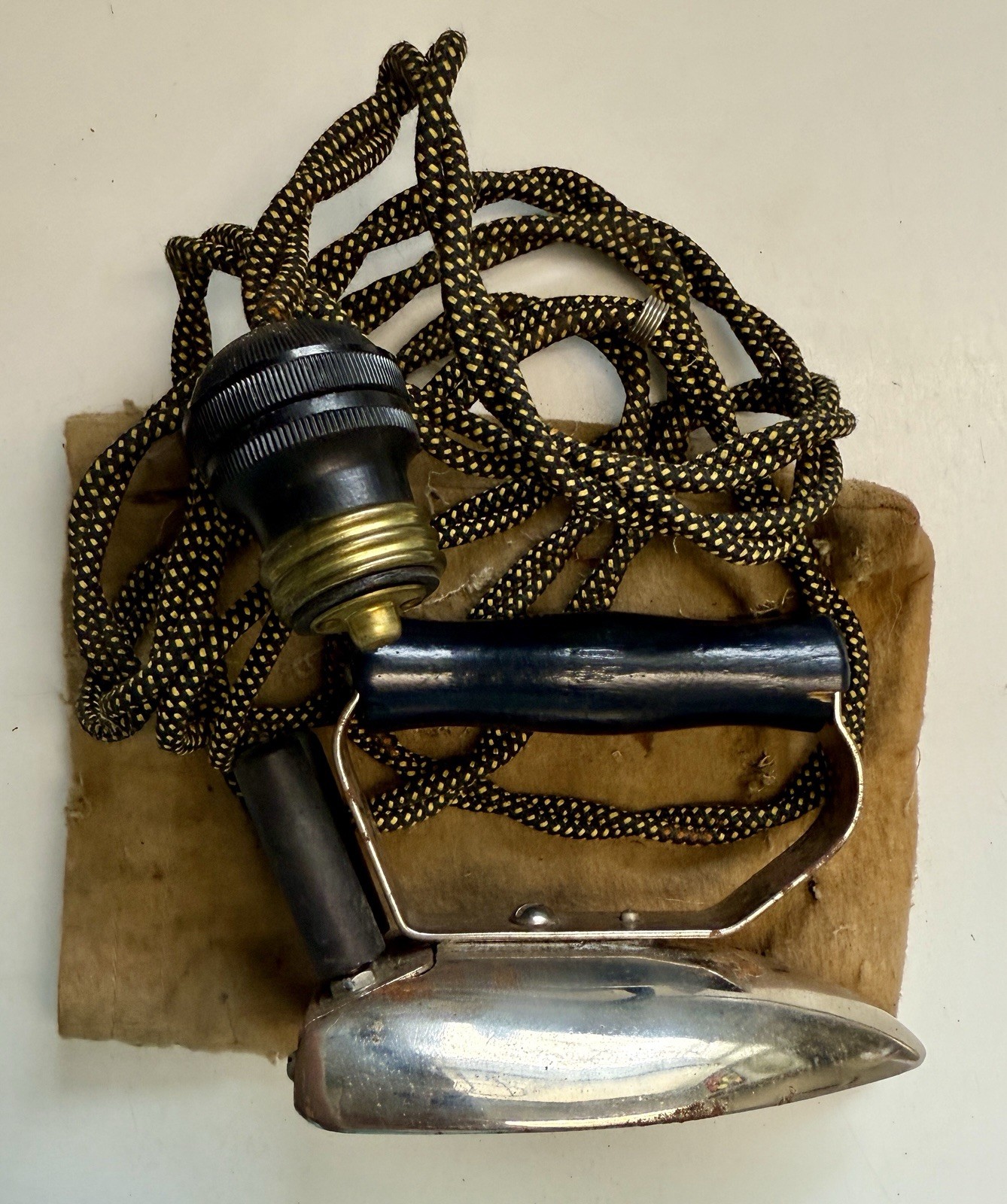Antique Torrid Wolcott Electric Iron Hartford CT c.1910s Bakelite Plug