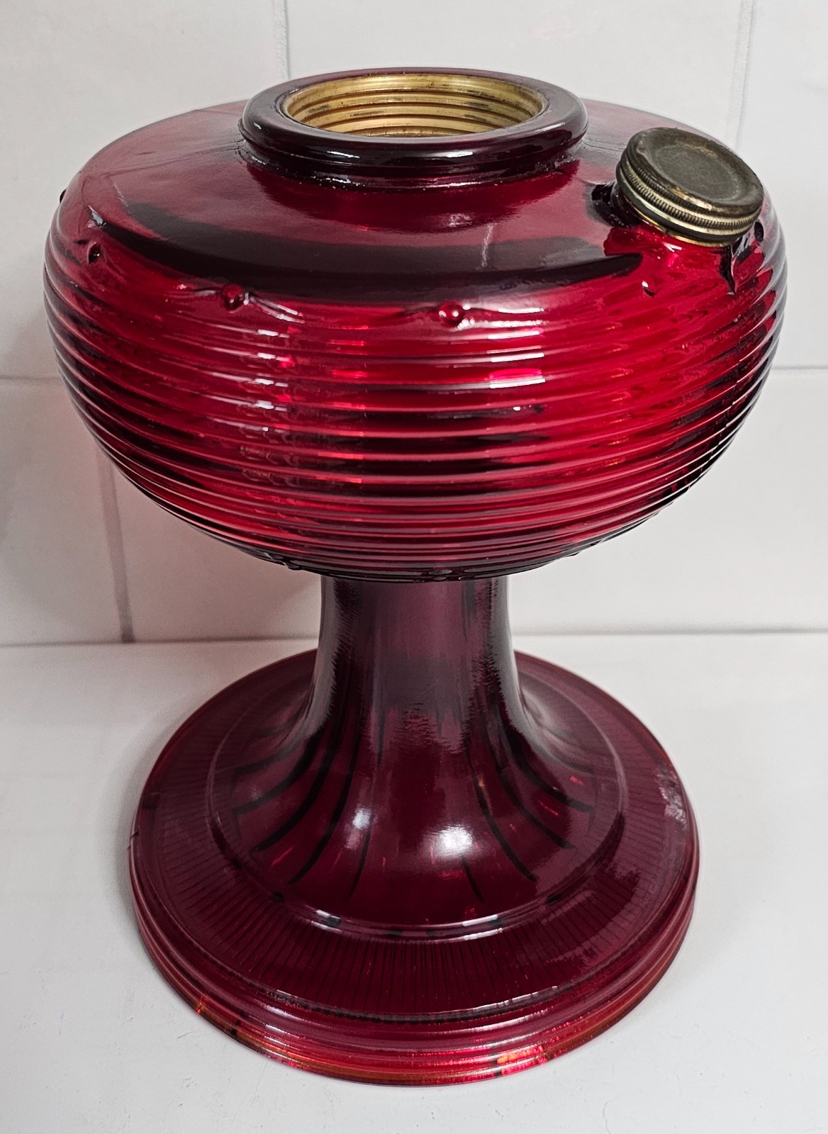 B83 Aladdin Ruby Red Glass Beehive Lamp Fount