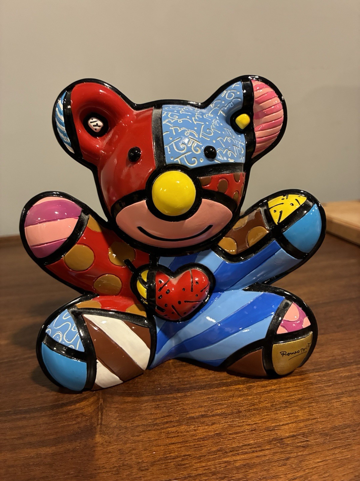 Numbered ROMERO BRITTO BEAR FIGURINE Cuddly BEAR Second Edition 2935 of 4000