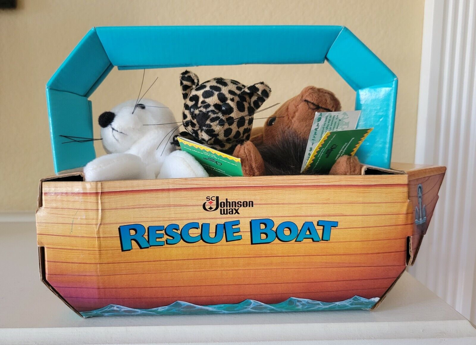 NEW 1997 Johnson Wax Rescue Boat With 3 Fragile Friends 