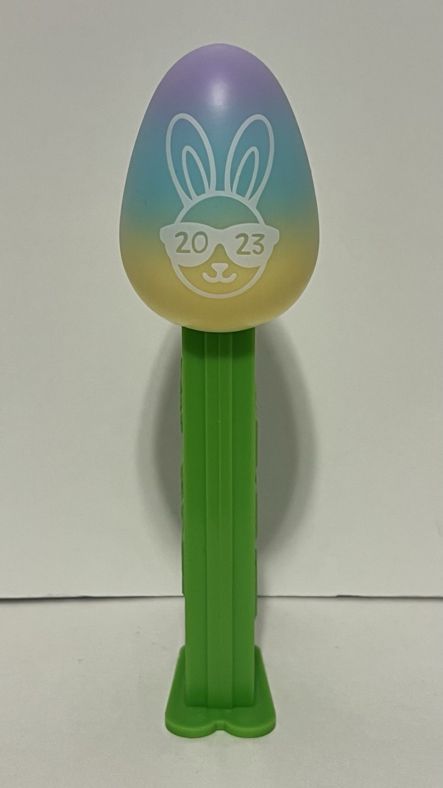 PEZ  - LIMITED EDITION - PEZ.com Exclusive Easter Egg Retired LOOSE Dispenser