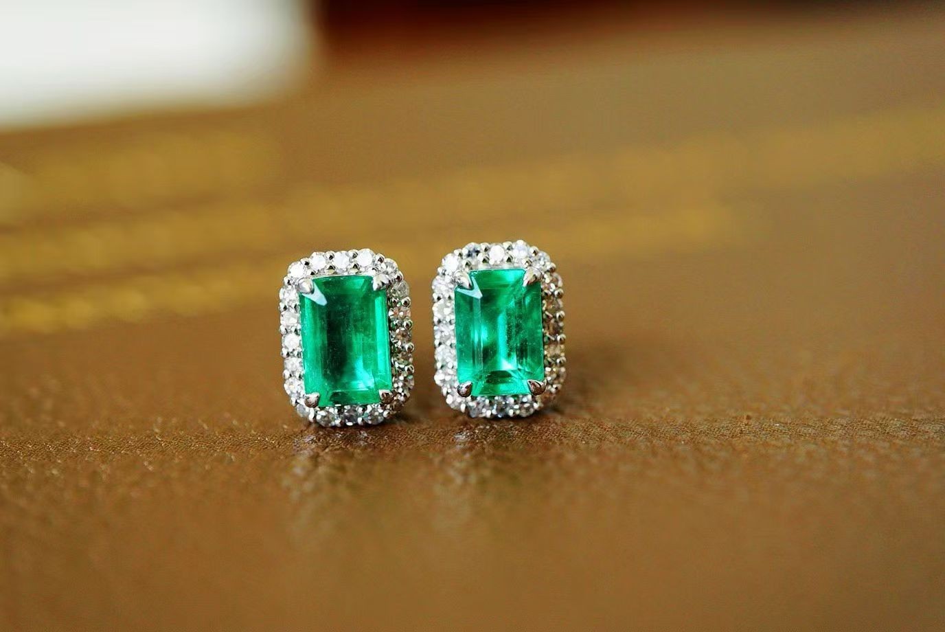 Great Natural Green Emerald Diamond Dangle Wedding Earrings Solid 18K White Gold