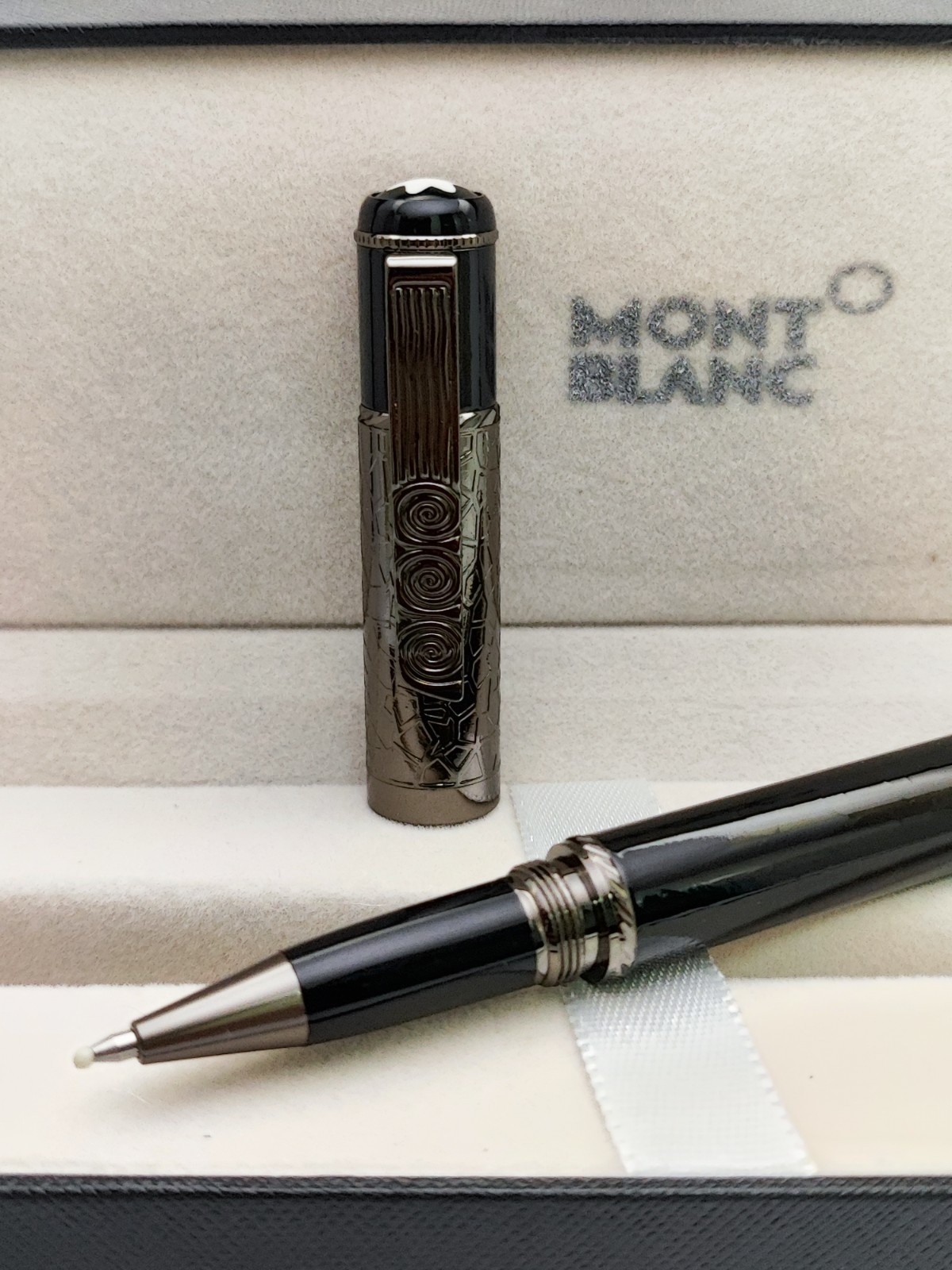 Montblanc Masters of Art Gustav Klimt Limited Edition Ballpoint Pen Black Ink