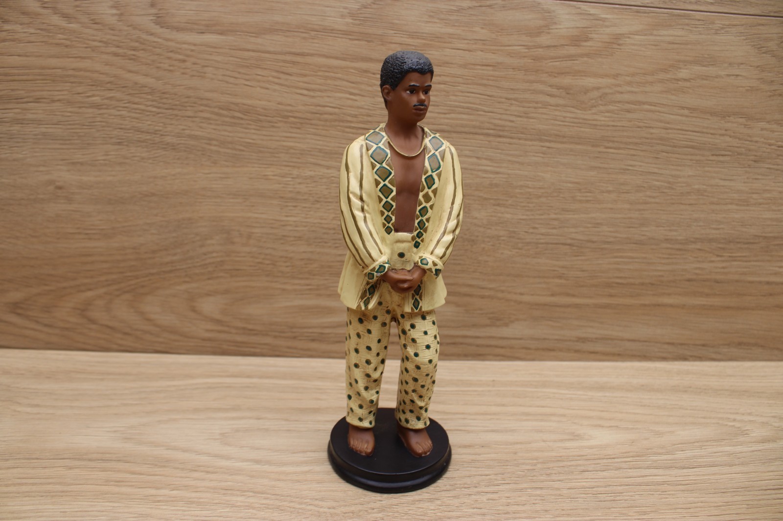 UTI United Treasures African American Gentleman Figurine Cream Gold Suit Statue UTI United Treasures African American Gentleman Figurine Cream Gold Suit Statue