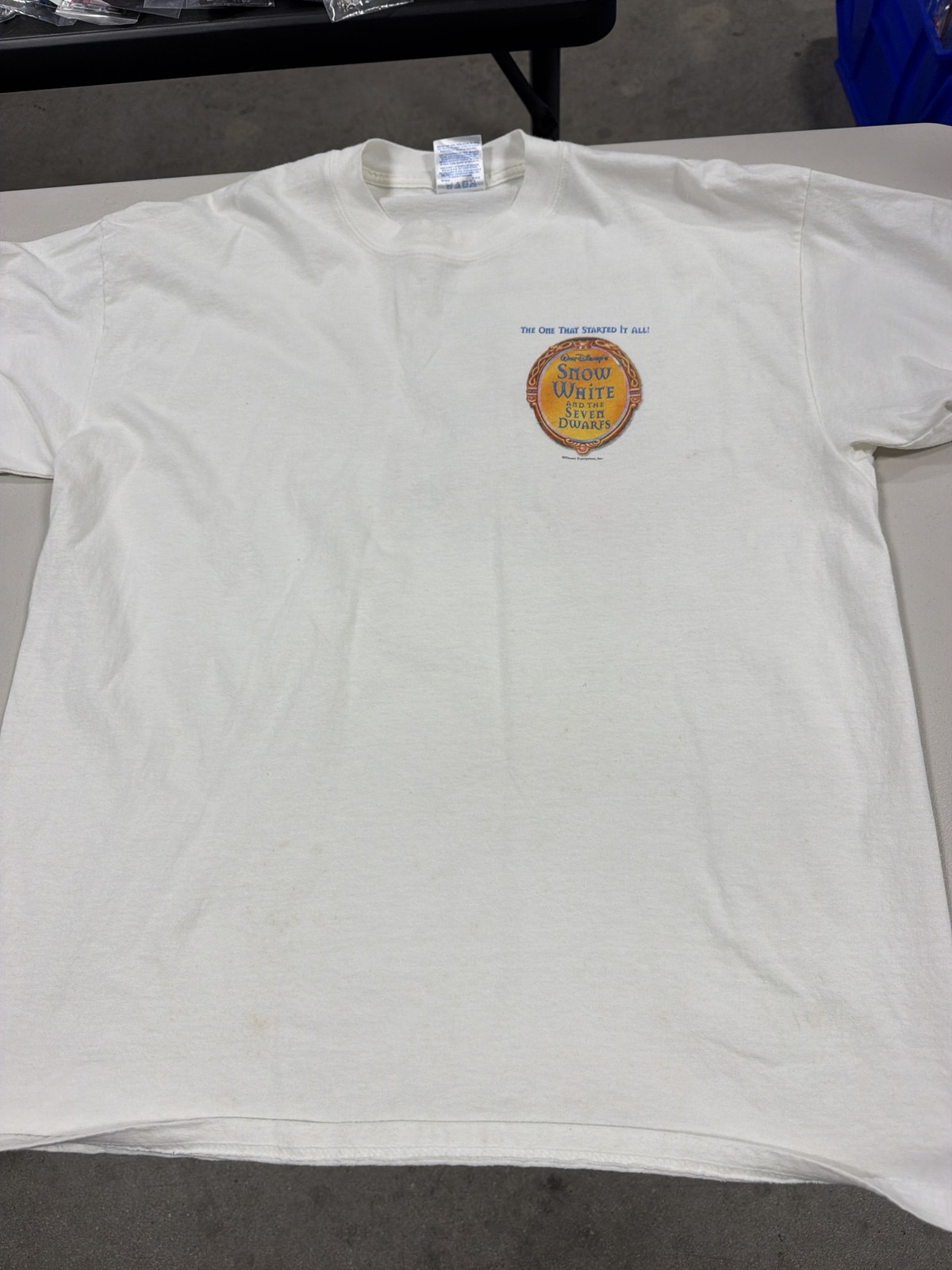 Vintage 2001 Snow White and the Seven Dwarfs Platinum Video Promo T-Shirt XL
