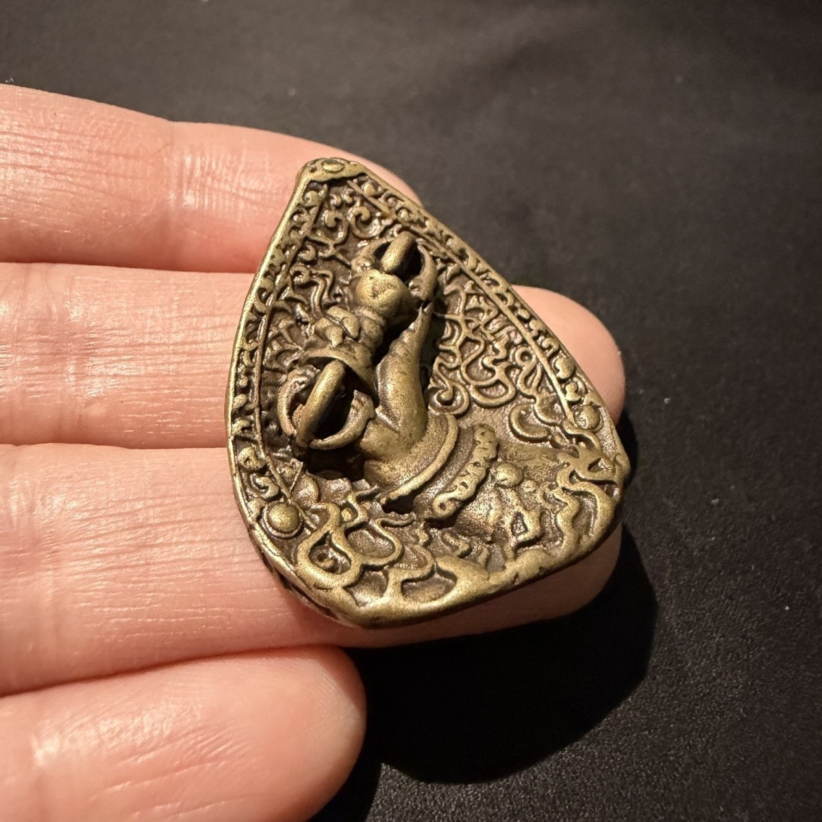 Vintage Tibetan Brass Vajra Hand Drop Shape Buddha Fengshui Amulet Pendant