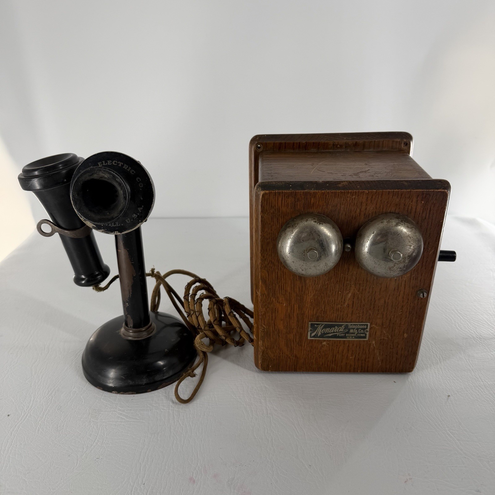 Antique Monarch Telephone MFG Oak Wall Magneto Crank Phone