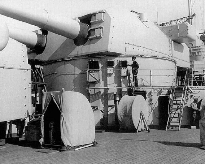 Big guns and deck of the German Battleship Bismarck 8\