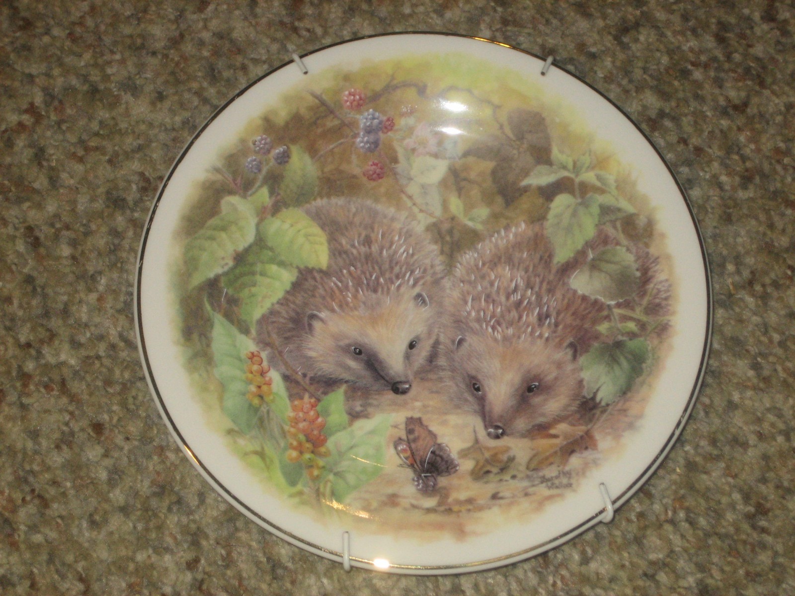 DORTHY WALLACE Fine Bone China Vintage Hedgehog 6.5\