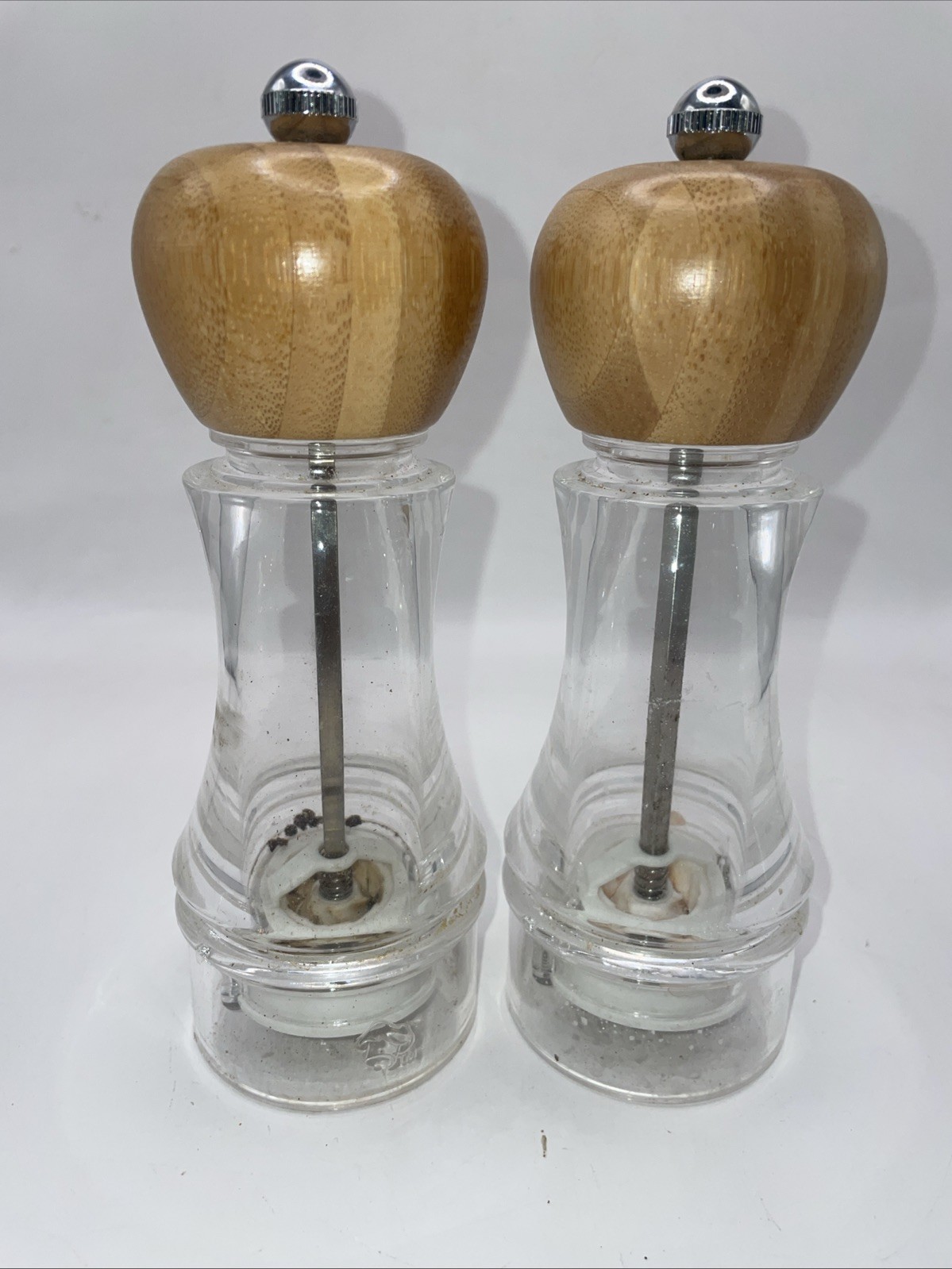 PAMPERED CHEF Bamboo Salt & Pepper Grinders • Pair • 7\ PAMPERED CHEF Bamboo Salt & Pepper Grinders • Pair • 7\