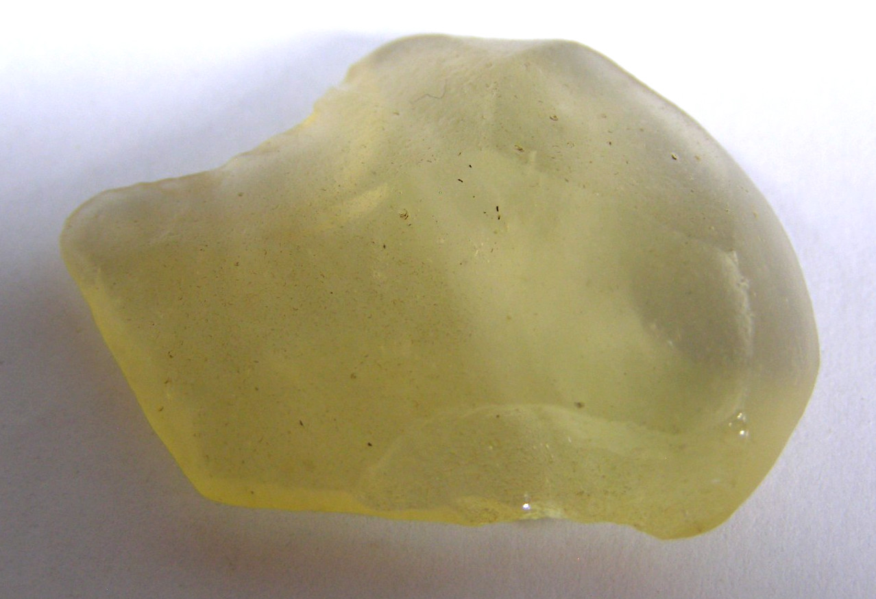 RARE LIBYAN DESERT GLASS - TEKTITE 3.4 x 2.7 cms 6.77 gms METEORITE IMPACT #70