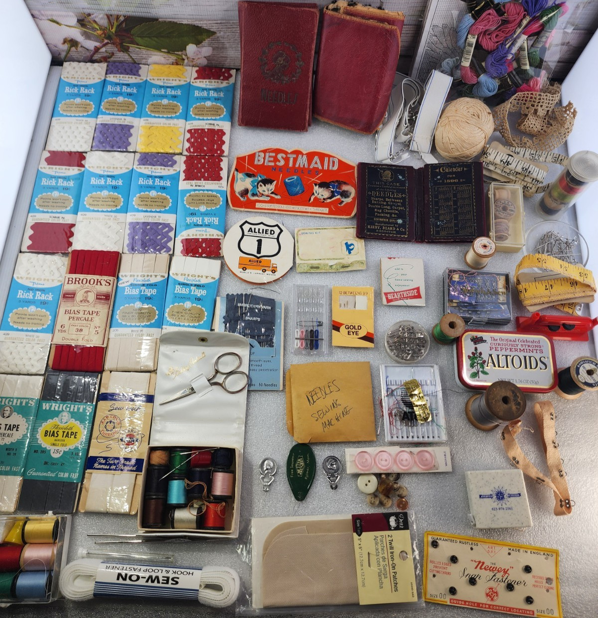 Rare 100 yr old Shaker Sewing Case, Vintage Sewing Notions Needles And Ephemera