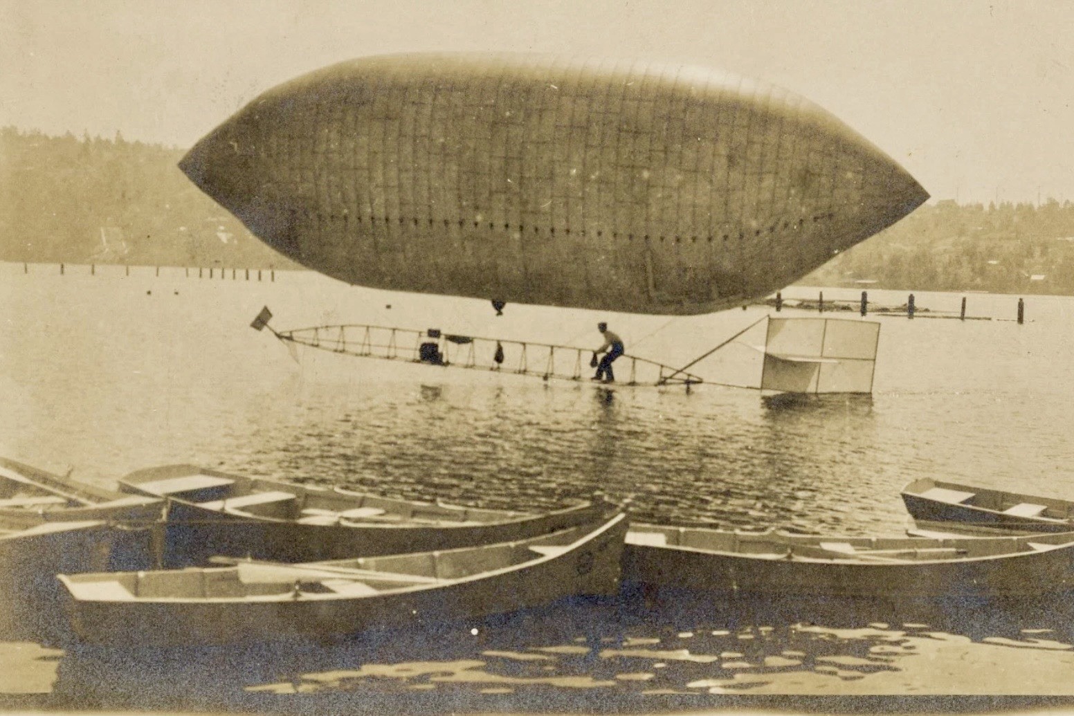 REPRINT RPPC Airship Dirigible Aviation MODERN Postcard A60