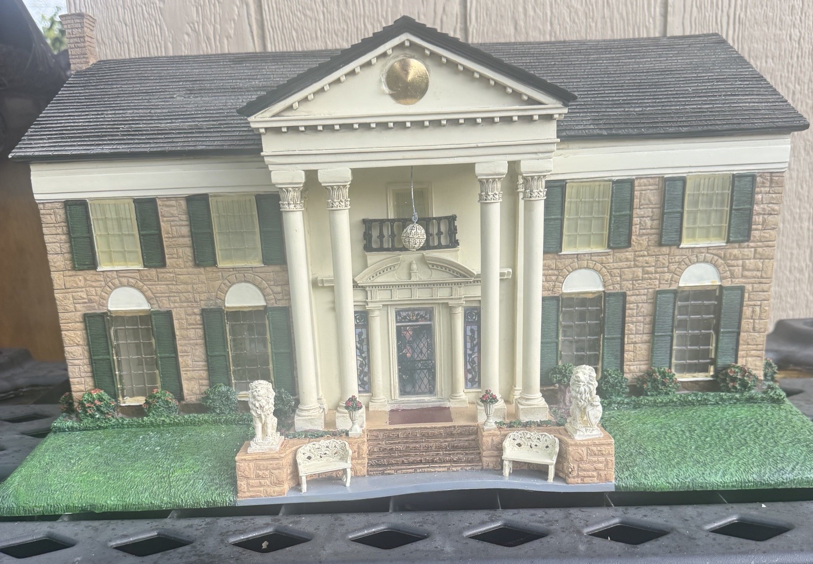 Hawthorne Village Graceland Elvis Presley Home Miniature 2002 Mansion Model Rare