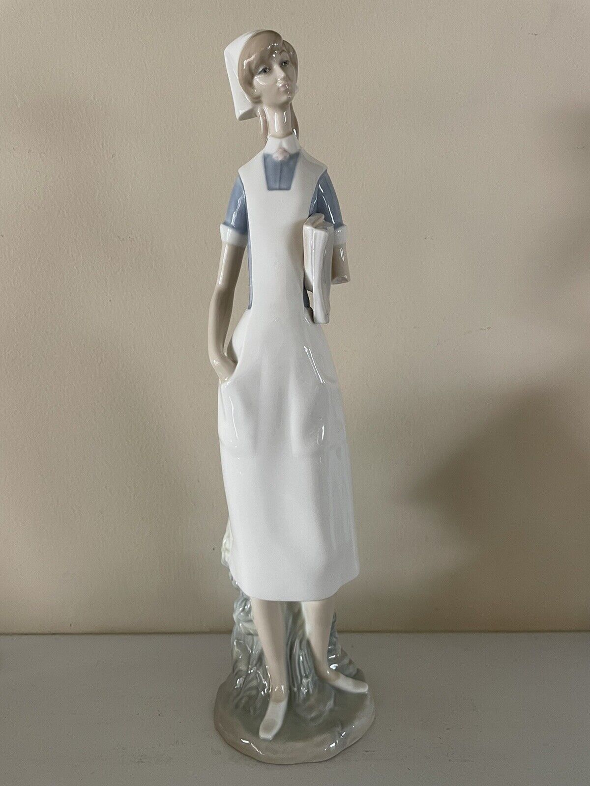 Lladro - Nurse Figurine 4603 Salvador Furio 1971 Retired 14” Tall Damaged