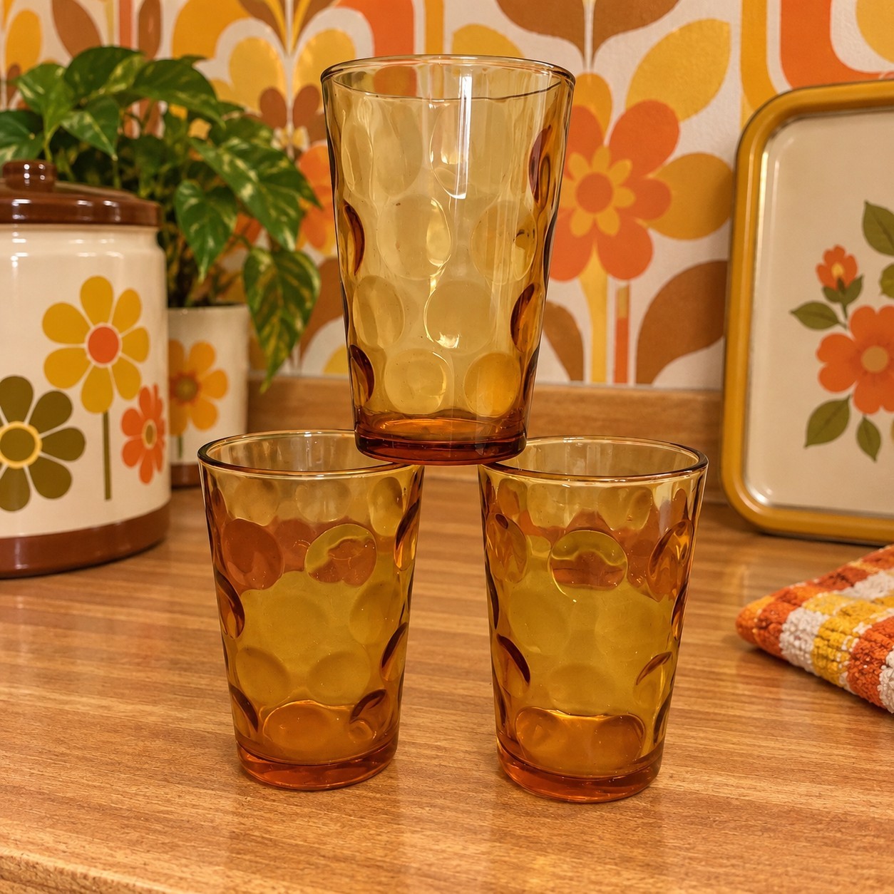 MCM Vintage Hazel Atlas Amber El Dorado Coin Dot Juice Glass Tumblers Set Of 3 MCM Vintage Hazel Atlas Amber El Dorado Coin Dot Juice Glass Tumblers Set Of 3