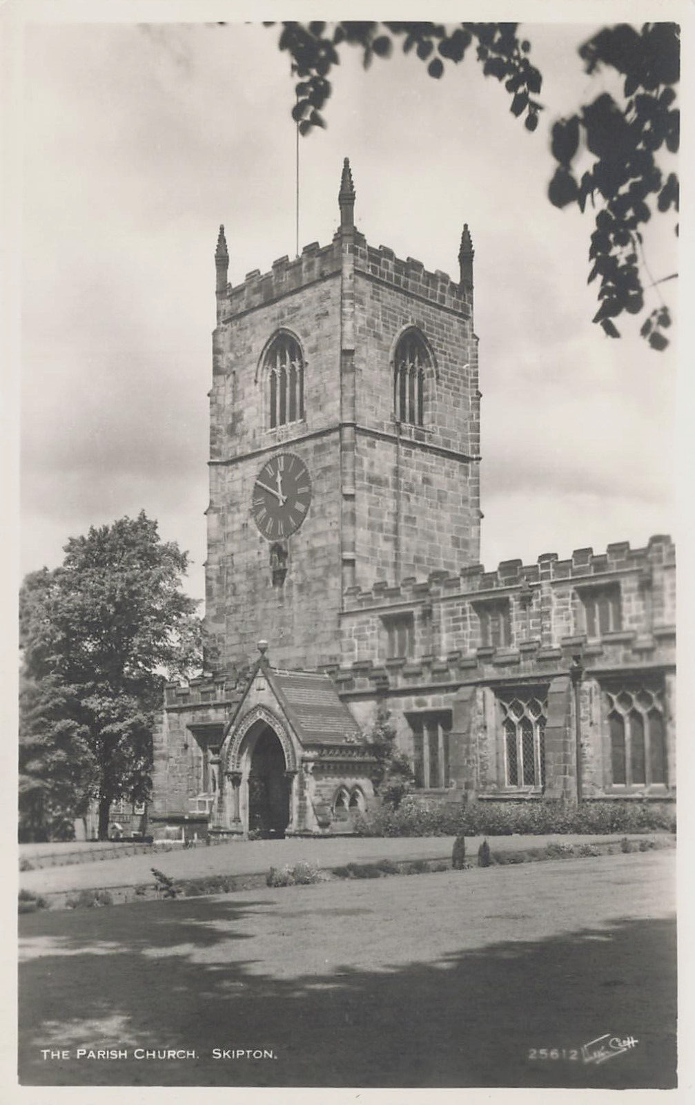 THE PARISH CHURCH REAL PHOTO POSTCARD SKIPTON ENGLAND UK 1920s RPPC