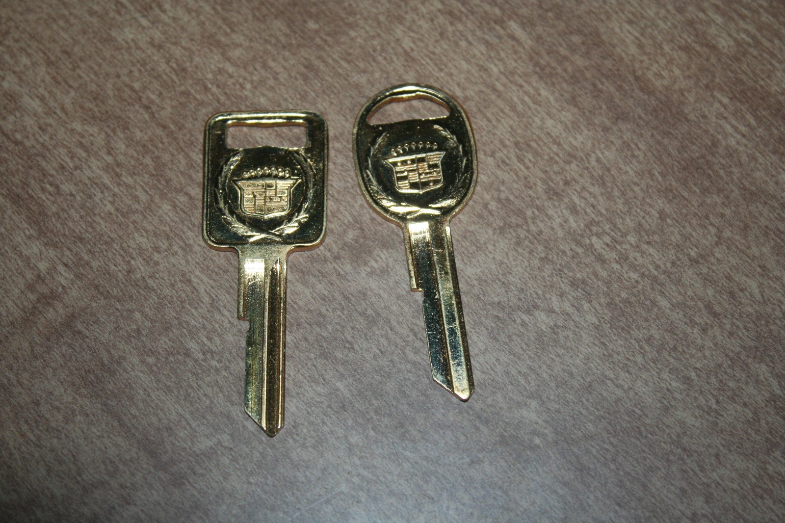 Set Of 2 Uncut Vintage Cadillac Gold Plated Key Blanks See Pix