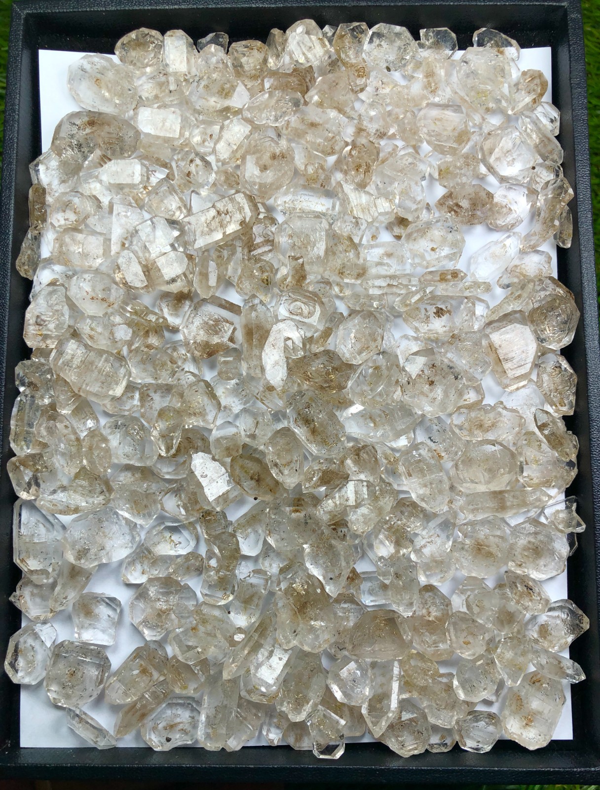 Nice Quality TABULAR DIAMOND QUARTZ CRYSTALS LOT - 190 GRAMS