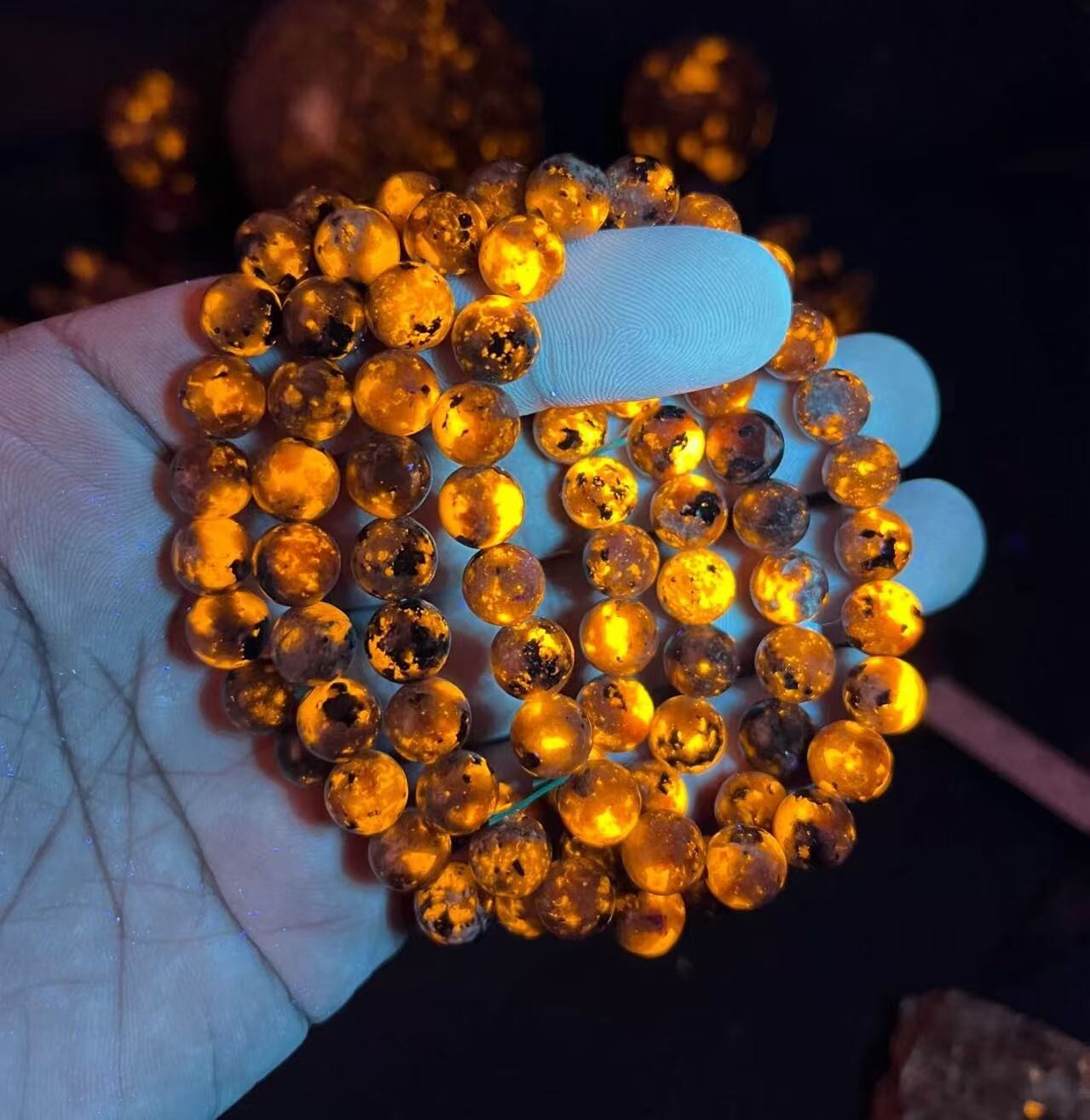 5PCS Yooperlite Beads Bracelet UV Emberlite Glowing Fire Rock Stone Bracelet