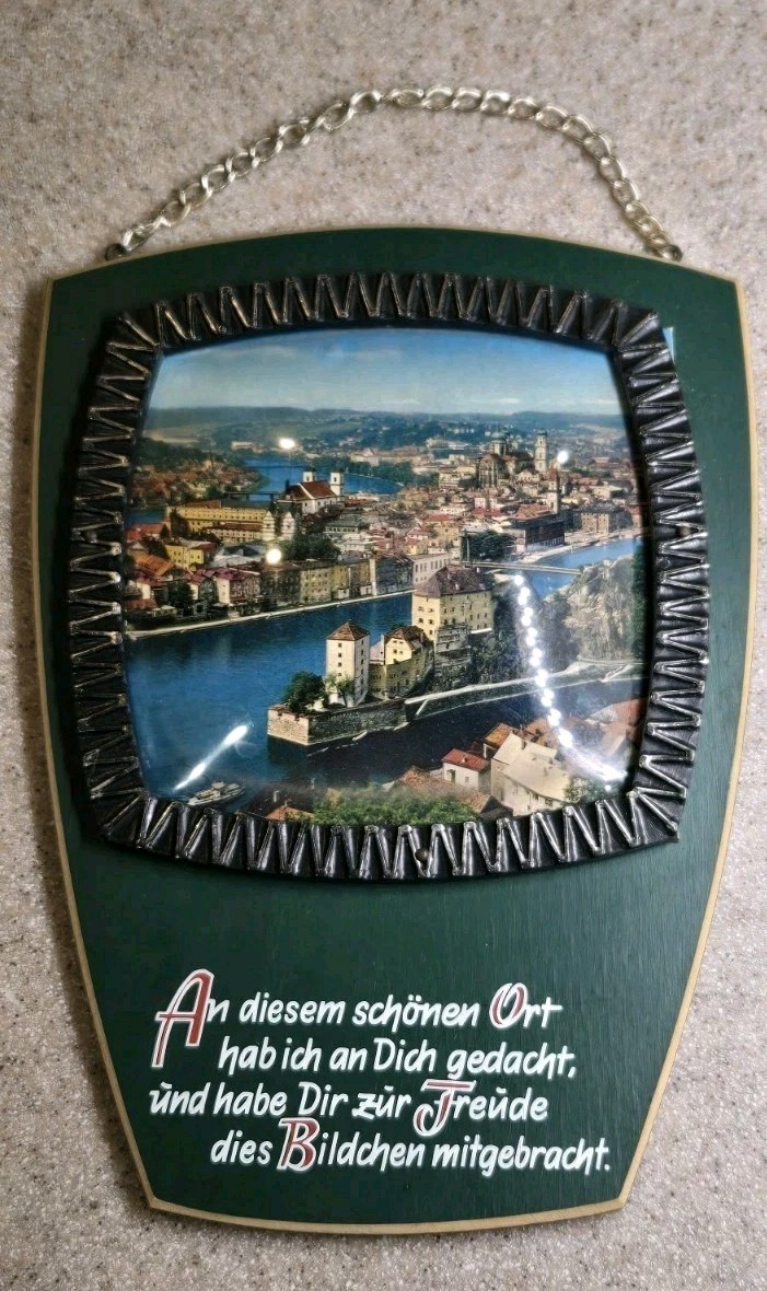 VINTAGE WOODEN HANGING WALL PLAQUE GERMANY SOUVENIR VINTAGE WOODEN HANGING WALL PLAQUE GERMANY SOUVENIR