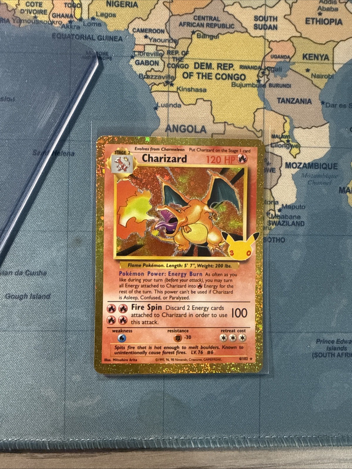 Pokemon 30th anniversary Gold Charizard 4/102 NM