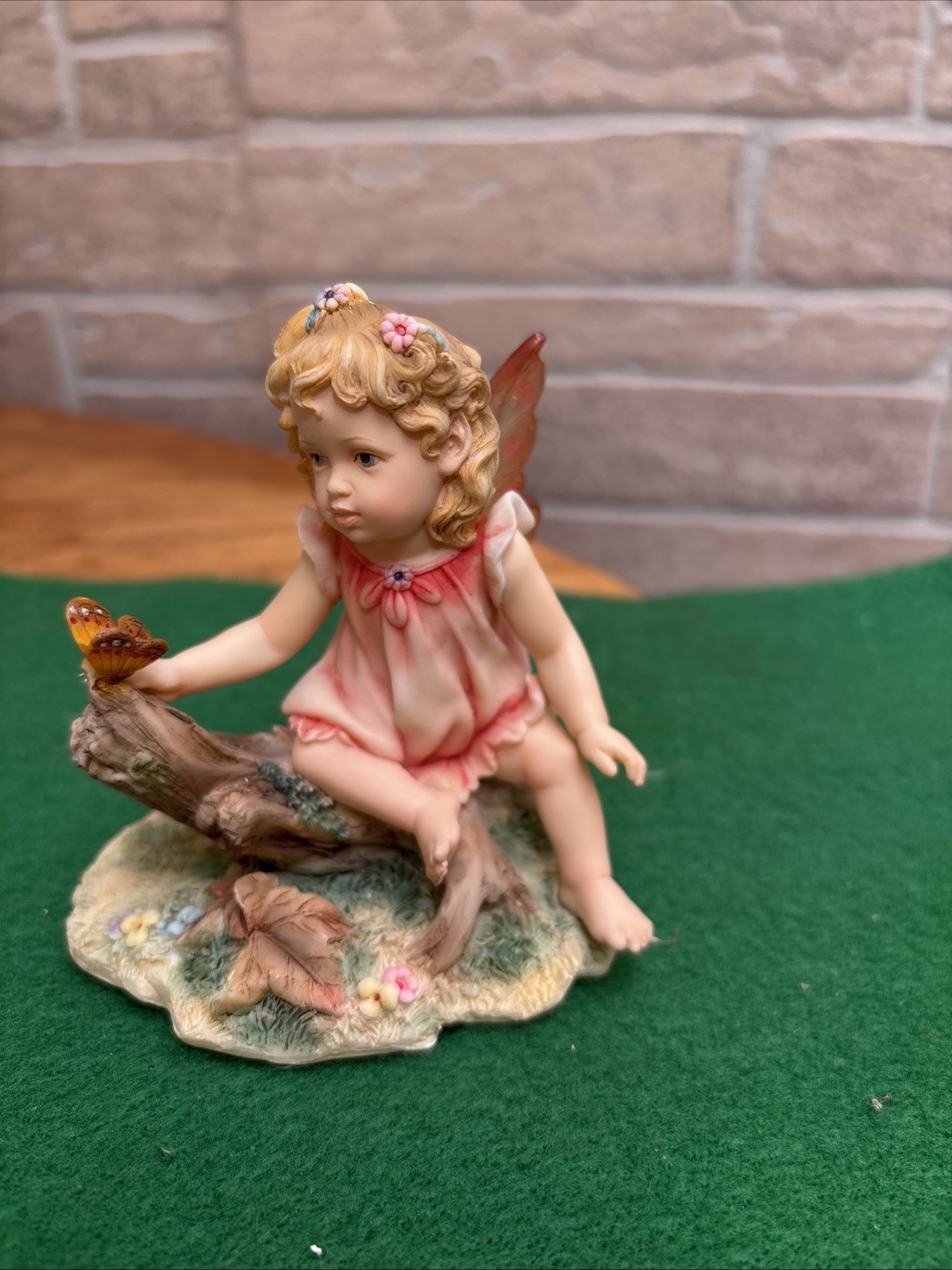 New In Box Faerie Glen Serenofly Faerie Figure By Munro Rare Retired 2008
