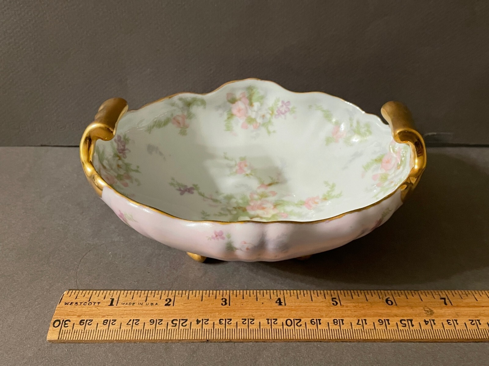 VTG HAND PAINTED PASTEL FLOWER DESIGN LIGHT MAVE HANDLED TIDBIT TRINKET BOWL