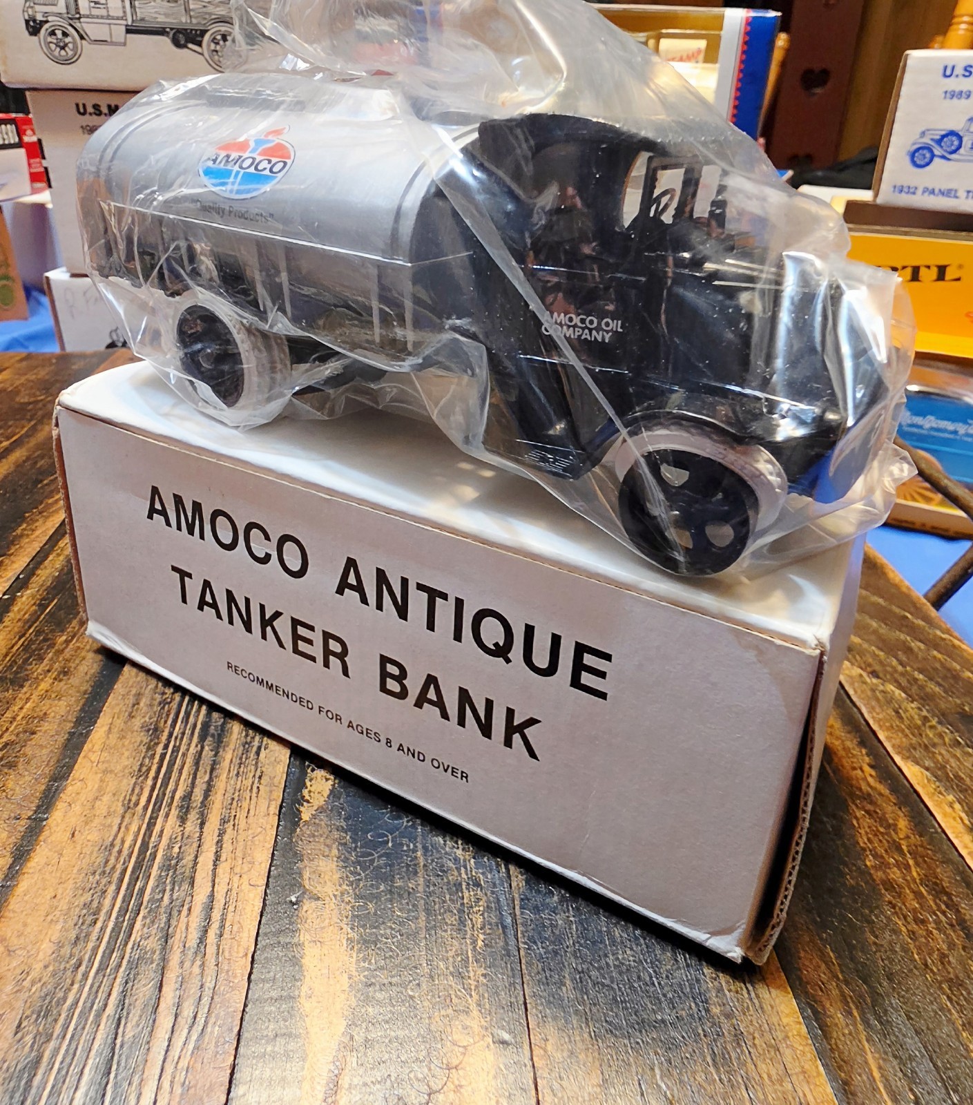 Vintage Amoco Antique Tanker Bank Die-Cast Metal 1926 Mack Tanker Ertl 9447 Oil 