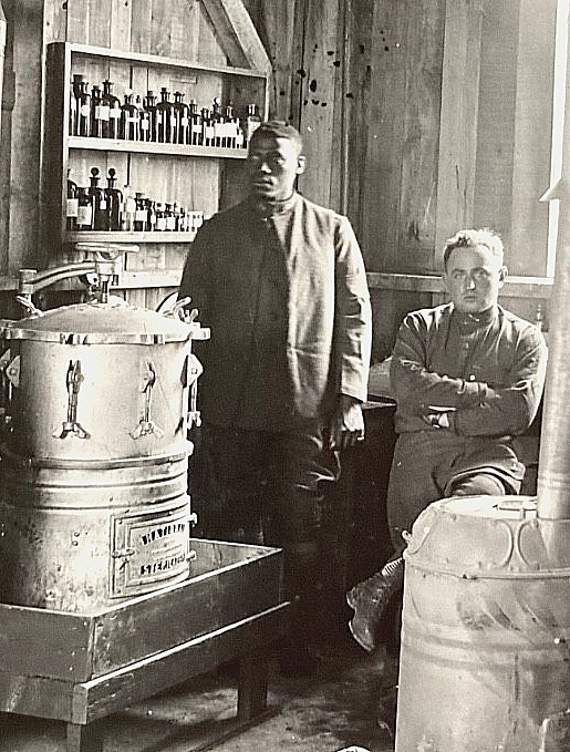 RARE WWI Photo African American Lab Tech 1919 St Nazaire France US Official ARC