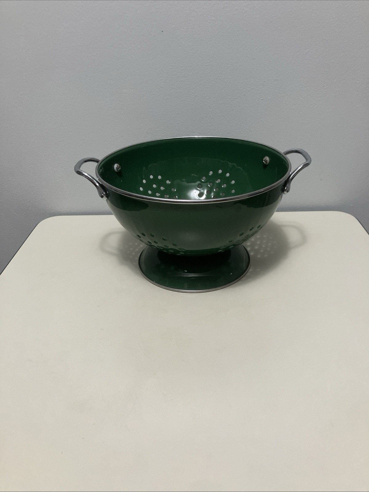 Vintage Hunter Green Enamel Colander Silver Rim & Handles Pedestal Base Vintage Hunter Green Enamel Colander Silver Rim & Handles Pedestal Base