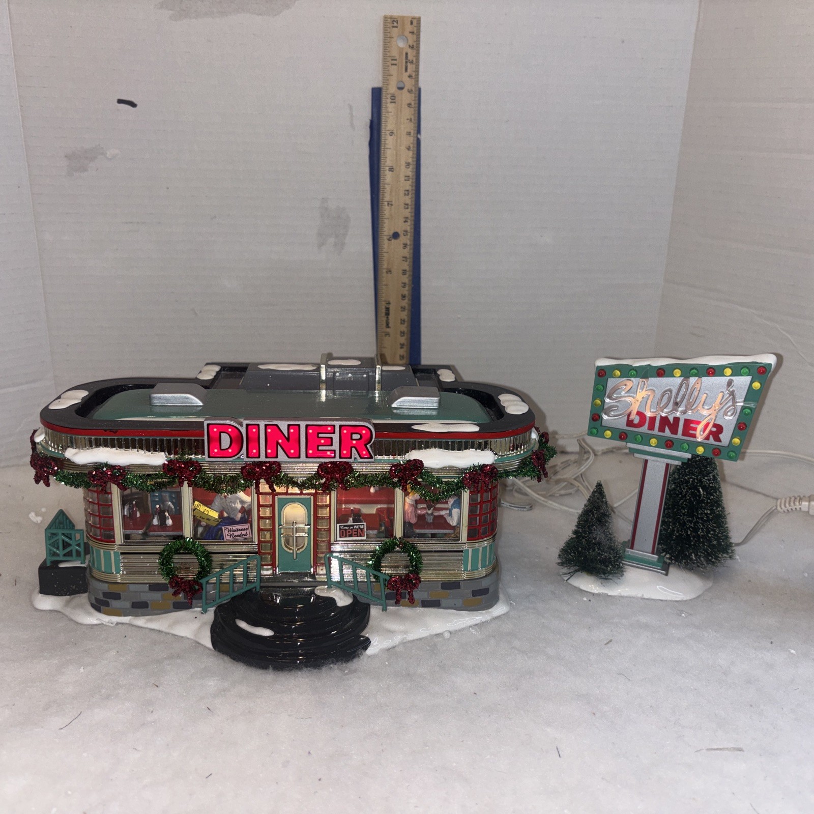 Dept. 56 The Original Snow Village Shelly\'s Diner No. 55008 2 Piece Set Working