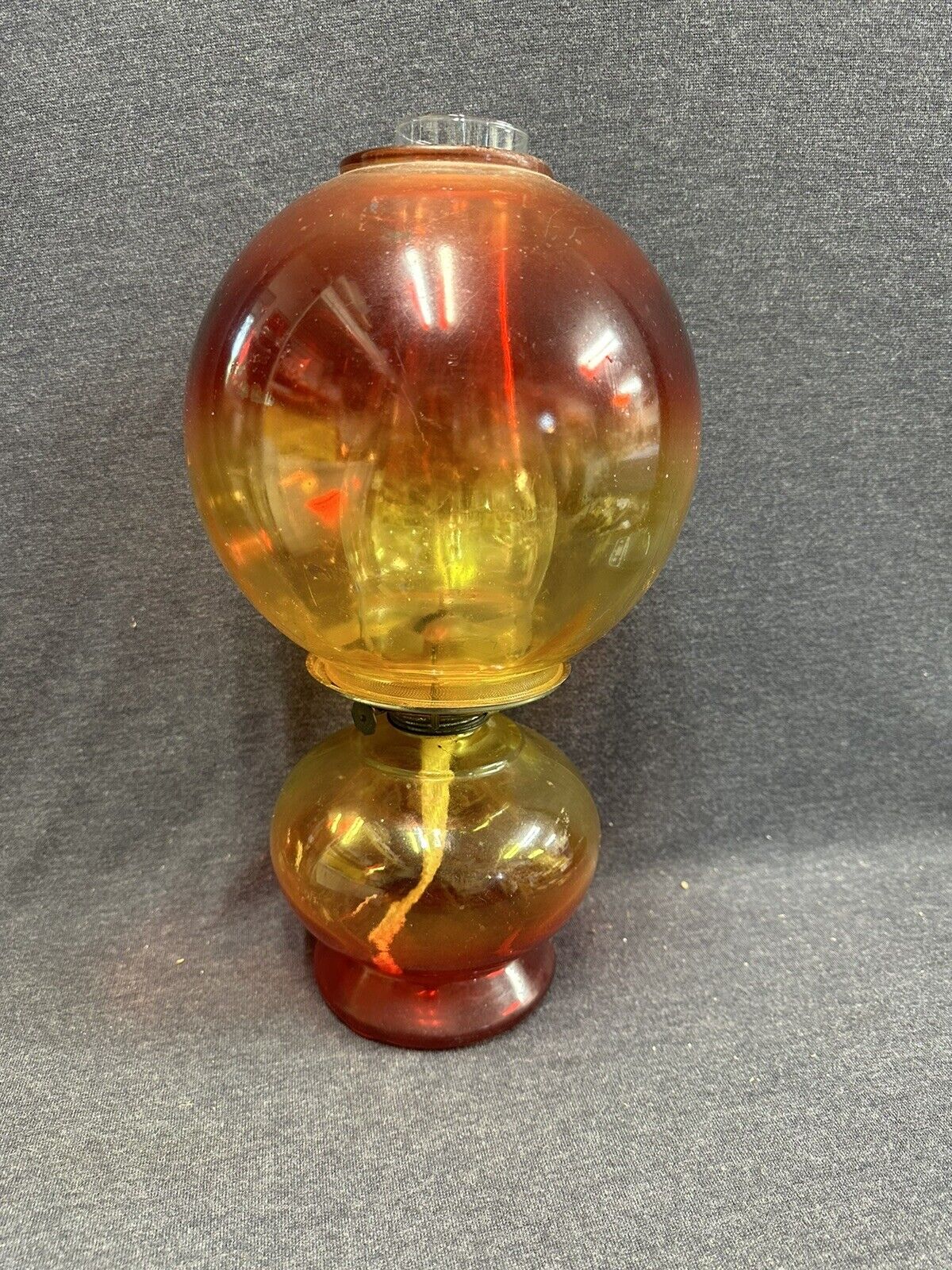 ANT/VTG P & A Risdon Mfg. Co Danbury Ct Amberina Glass Globe Oil Hurricane Lamp.