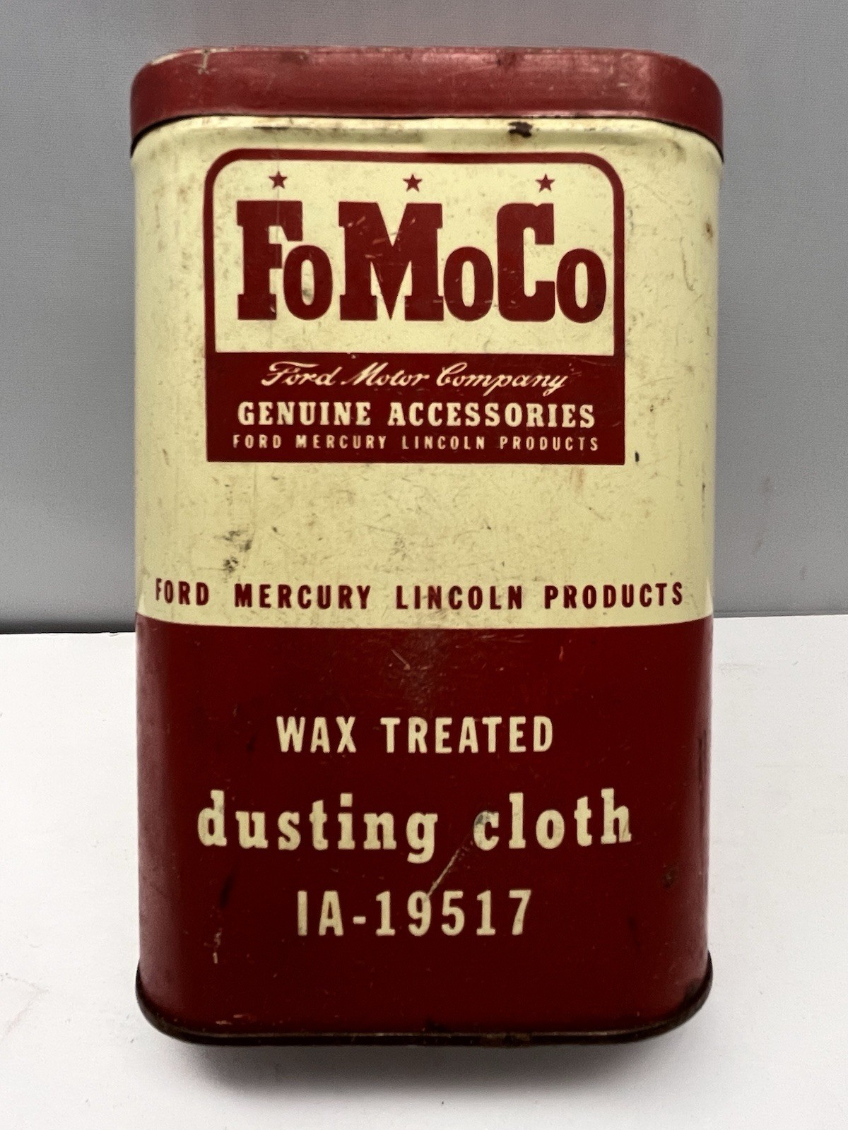 Vintage FoMoCo Ford Dusting Cloth Tin 1A-19517 Original Cloth Genuine Accessory