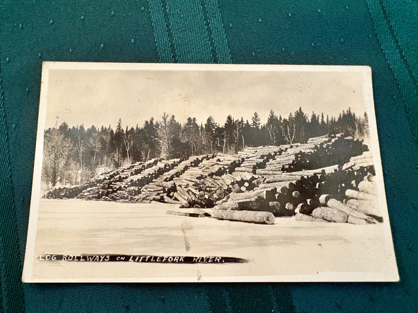 VINTAGE LOG ROLLWAYS LITTLEFORK RIVER POSTCARD -LITTLEFORK & COOK MINNESOTA MN-