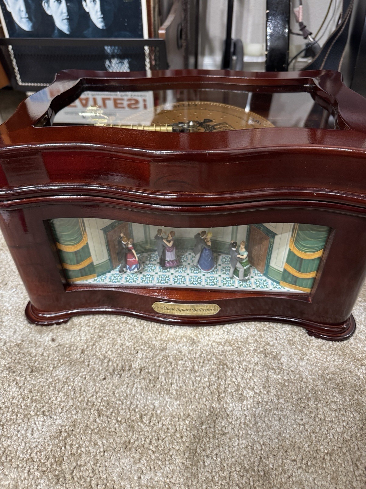 NEW 2002 Mr. Christmas Animated Holiday Symphonium Music Box w/ 16 records.