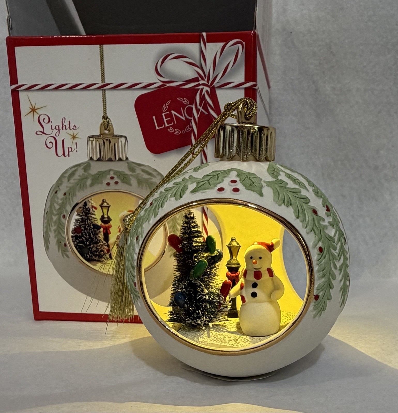LENOX Snowman Scene Lit Ornament Lamppost Tree Christmas Lights Up 4.25\ LENOX Snowman Scene Lit Ornament Lamppost Tree Christmas Lights Up 4.25\